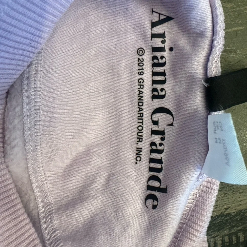 Ariana Grande Pastel Purple Top 7 Rings - Picture 4 of 4
